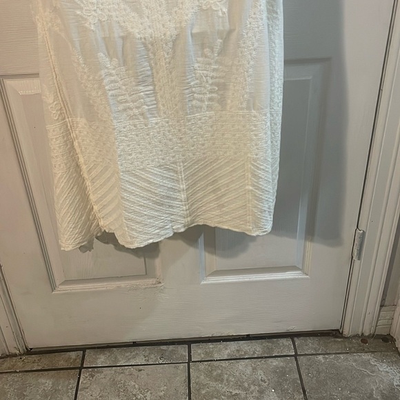 Elegant Cream Lace Women's Tunic - Picture 7 of 9